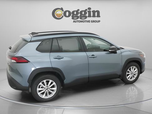 New 2026 Toyota Corolla Cross LE w/ Moonroof Package FWD image 21