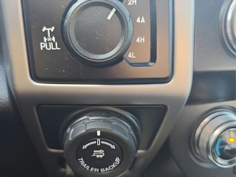 Used 2019 Ford F150 Platinum w/ Equipment Group 701A Luxury image 31