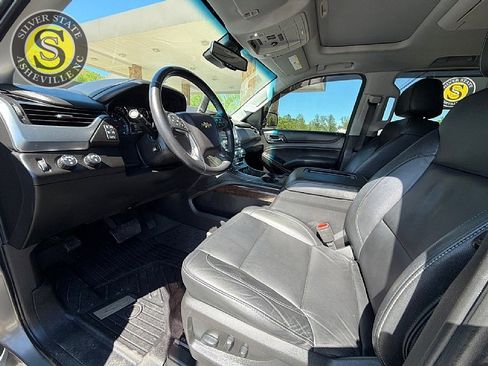 Used 2019 Chevrolet Suburban LT image 11