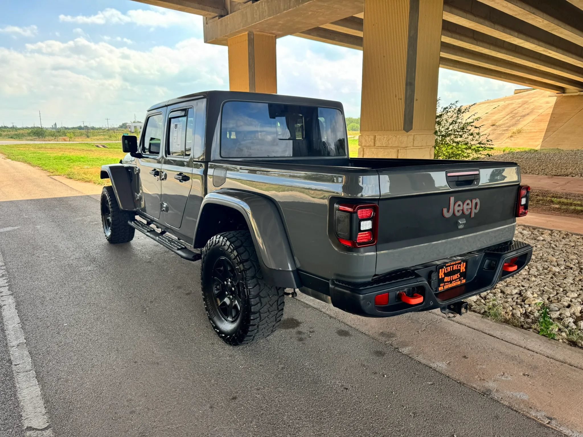 Used 2020 Jeep Gladiator Mojave AWD/4WD image 5
