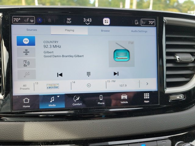 Used 2026 Chrysler Voyager LX FWD image 6