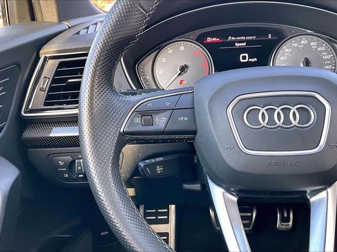 Used 2022 Audi SQ5 Premium image 23