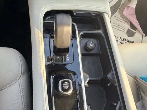 Used 2024 Volvo XC90 B5 Core w/ Protection Package AWD/4WD image 17