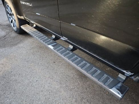 Used 2022 GMC Canyon Denali image 10