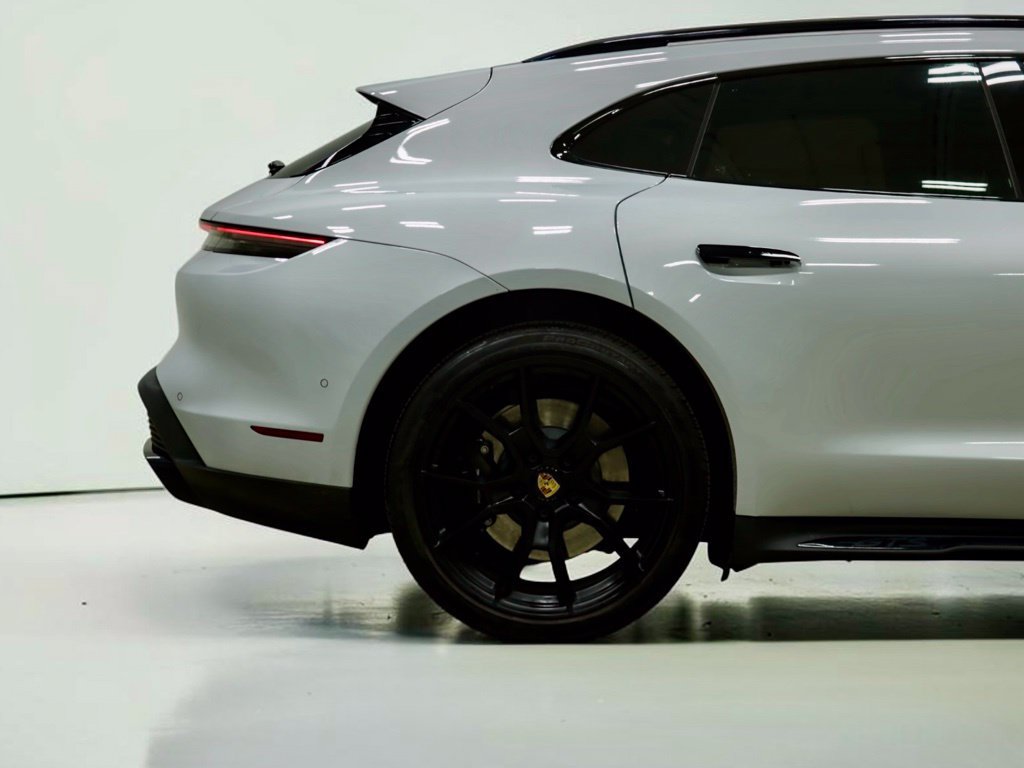 Used 2024 Porsche Taycan GTS AWD/4WD image 8