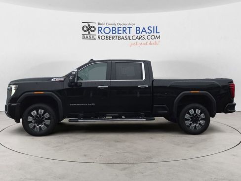 Used 2024 GMC Sierra 2500 Denali w/ Denali Reserve Package image 2