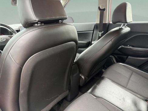 Used 2023 Hyundai Venue Limited w/ Cargo Package image 26