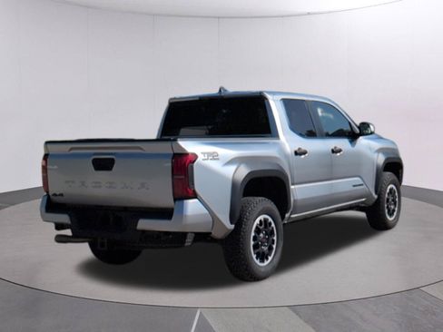 Used 2025 Toyota Tacoma TRD Off-Road AWD/4WD image 7