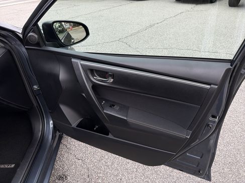 Used 2017 Toyota Corolla LE image 25