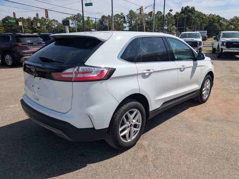 Used 2024 Ford Edge SEL image 6