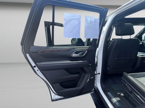 Used 2023 Chevrolet Tahoe LT w/ Luxury Package AWD/4WD image 21