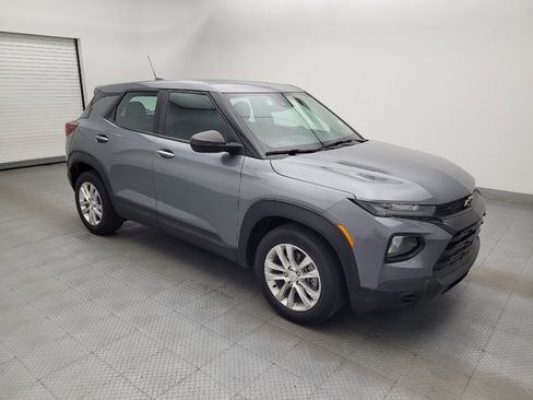 Used 2021 Chevrolet TrailBlazer LS w/ LPO, Blackout Package FWD image 11