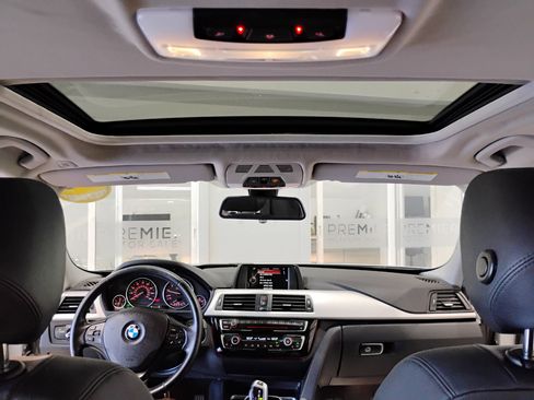 Used 2017 BMW 320i Sedan image 17