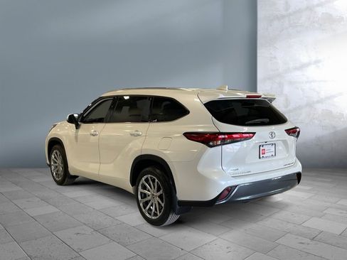 Certified 2020 Toyota Highlander Limited image 4