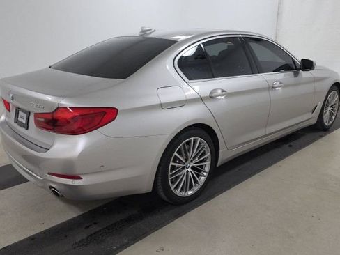 Used 2020 BMW 530e w/ Executive Package RWD image 2