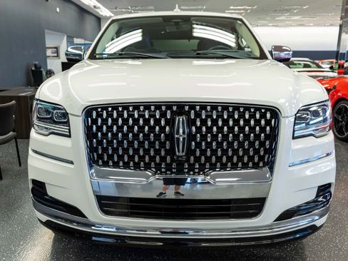 Used 2022 Lincoln Navigator Black Label image 2