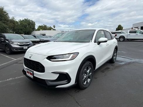 New 2026 Honda HR-V LX image 1
