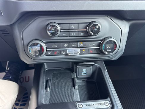 Certified 2025 Ford Bronco Outer Banks AWD/4WD image 33