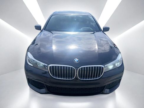 Used 2019 BMW 740i w/ Executive Package RWD image 3