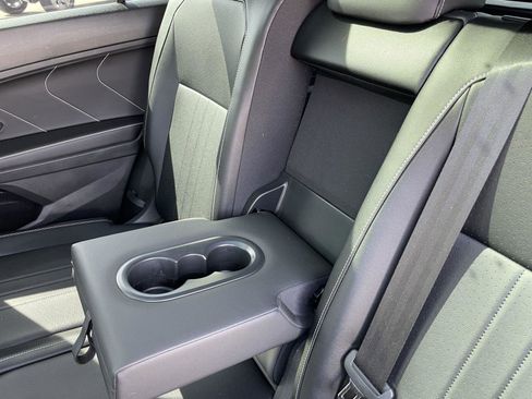 Used 2024 Volkswagen Tiguan SE R-Line image 32