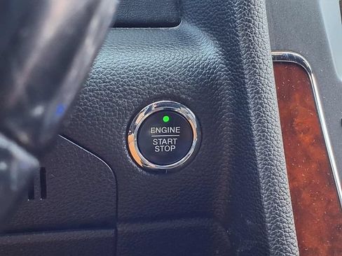 Used 2016 Lincoln Navigator L Select AWD/4WD image 16