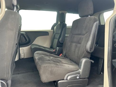 Used 2015 Dodge Grand Caravan SE FWD image 37