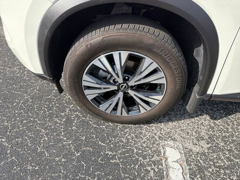 Certified 2023 Nissan Rogue SV image 9