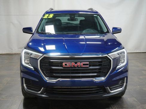 Used 2023 GMC Terrain SLE w/ Driver Convenience Package image 8