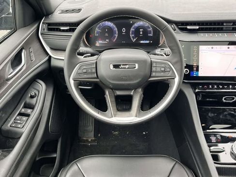 New 2026 Jeep Grand Cherokee Limited w/ Limited Altitude Package AWD/4WD image 15