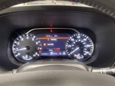 Used 2023 Nissan Frontier SV AWD/4WD image 5
