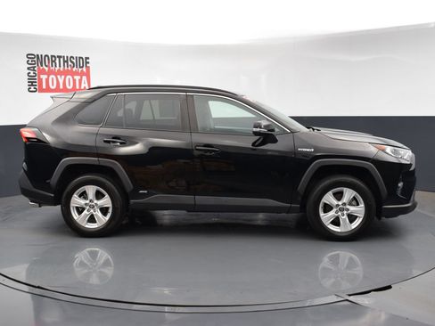 Used 2021 Toyota RAV4 XLE w/ Convenience Package AWD/4WD image 5