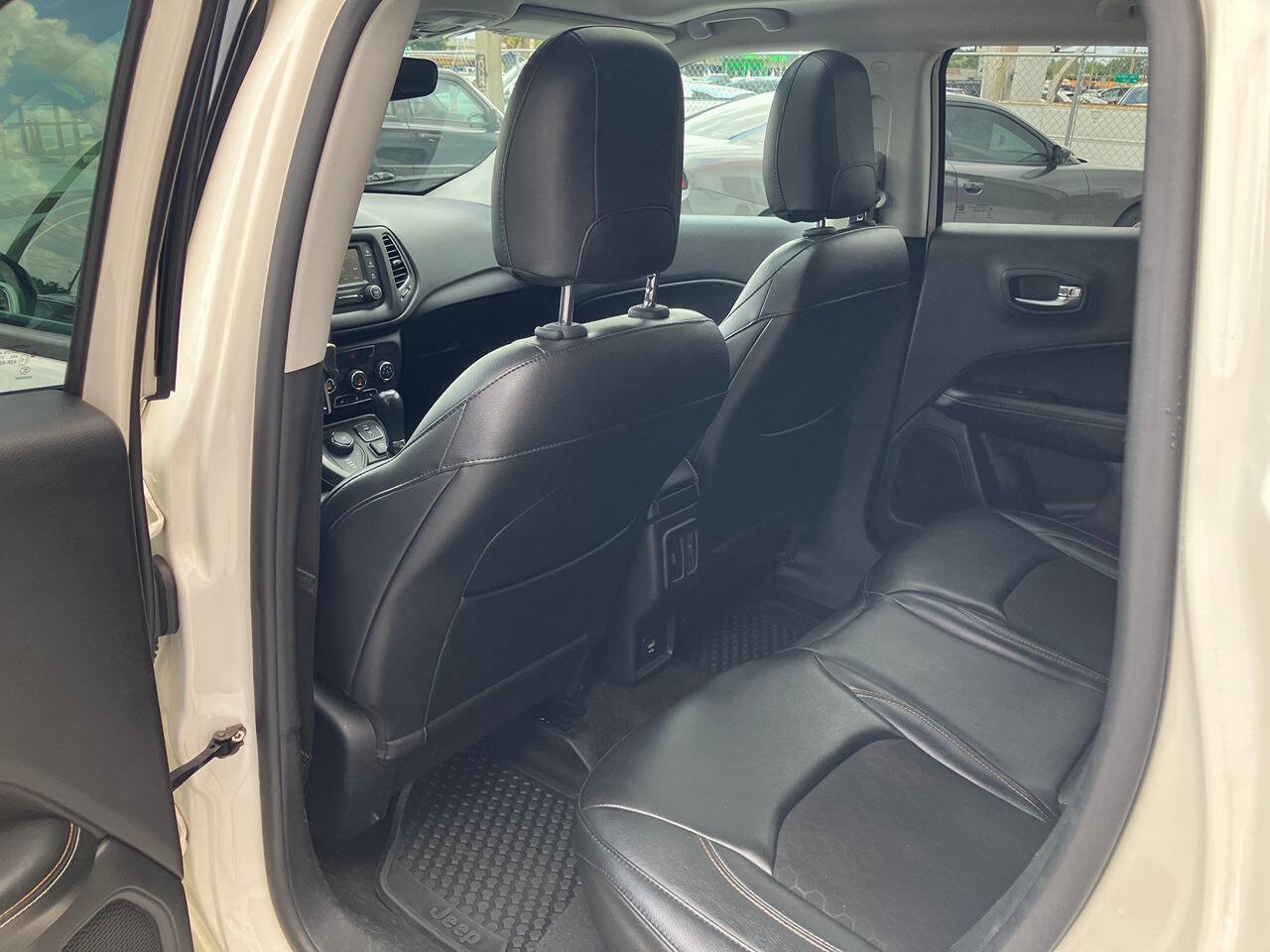 Used 2018 Jeep Compass Latitude w/ Popular Equipment Group AWD/4WD image 27
