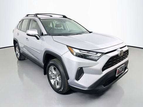 Used 2025 Toyota RAV4 XLE image 3