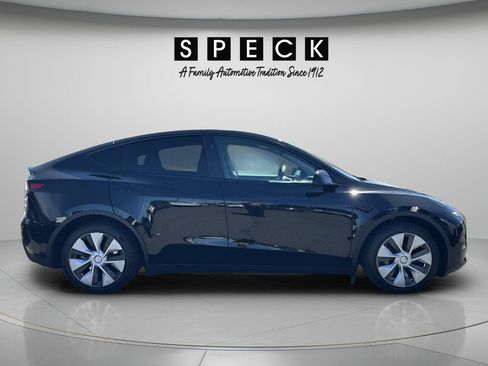 Used 2024 Tesla Model Y Long Range AWD/4WD image 6