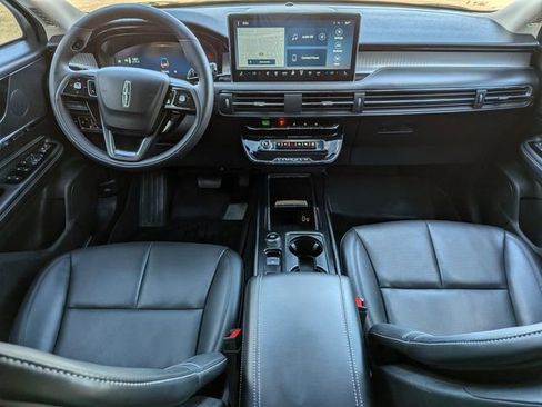 Certified 2024 Lincoln Corsair PREMIERE w/ Equipment Group 101A image 13