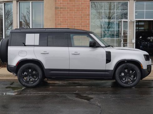 Used 2026 Land Rover Defender 110 S AWD/4WD image 7