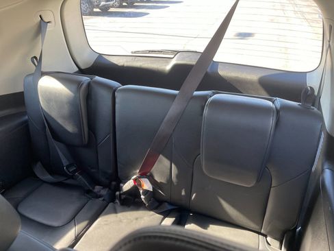 Used 2024 Nissan Armada SV image 17