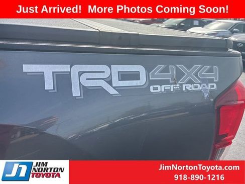 Used 2019 Toyota Tacoma TRD Off-Road image 9