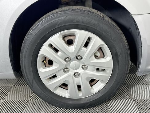 Used 2018 Dodge Grand Caravan SE w/ UConnect Hands-Free Group FWD image 28