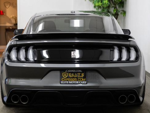 Used 2017 Ford Mustang Shelby GT350 RWD image 4