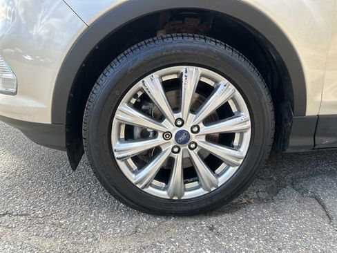 Used 2017 Ford Escape Titanium image 34