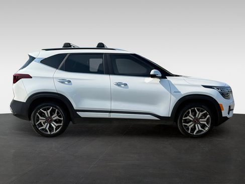 Used 2022 Kia Seltos SX w/ Sunroof Package AWD/4WD image 4