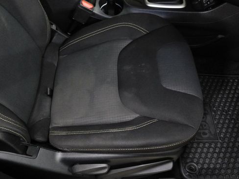 Used 2017 Jeep Cherokee Latitude w/ Comfort & Convenience Group image 94