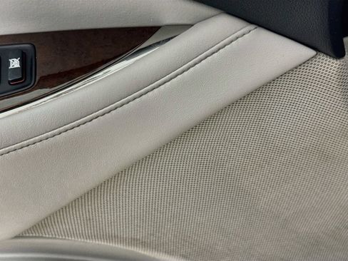 Used 2010 Lexus ES 350 w/ Preferred Accessory Package FWD image 24