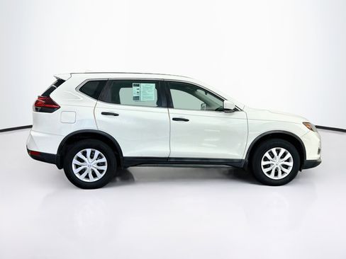 Used 2018 Nissan Rogue S AWD/4WD image 10