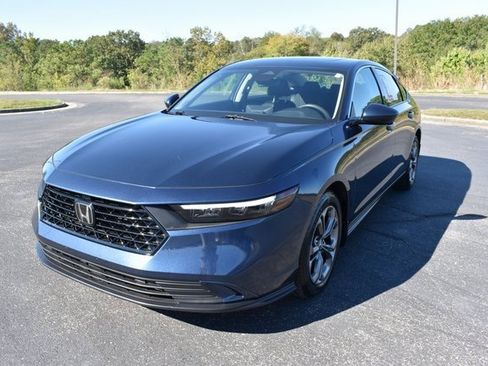 Used 2023 Honda Accord EX image 2