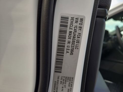 New 2025 Jeep Grand Cherokee Altitude image 29