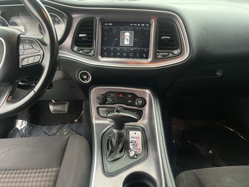 Used 2018 Dodge Challenger SXT RWD image 24