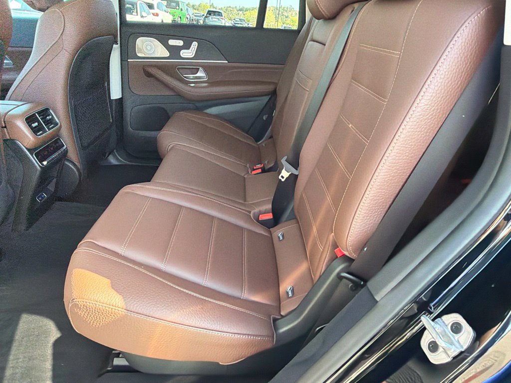 Certified 2026 Mercedes-Benz GLS 450 4MATIC image 33
