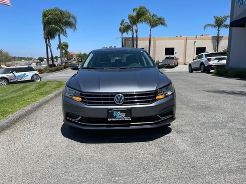 Used 2016 Volkswagen Passat 1.8T SE FWD image 2